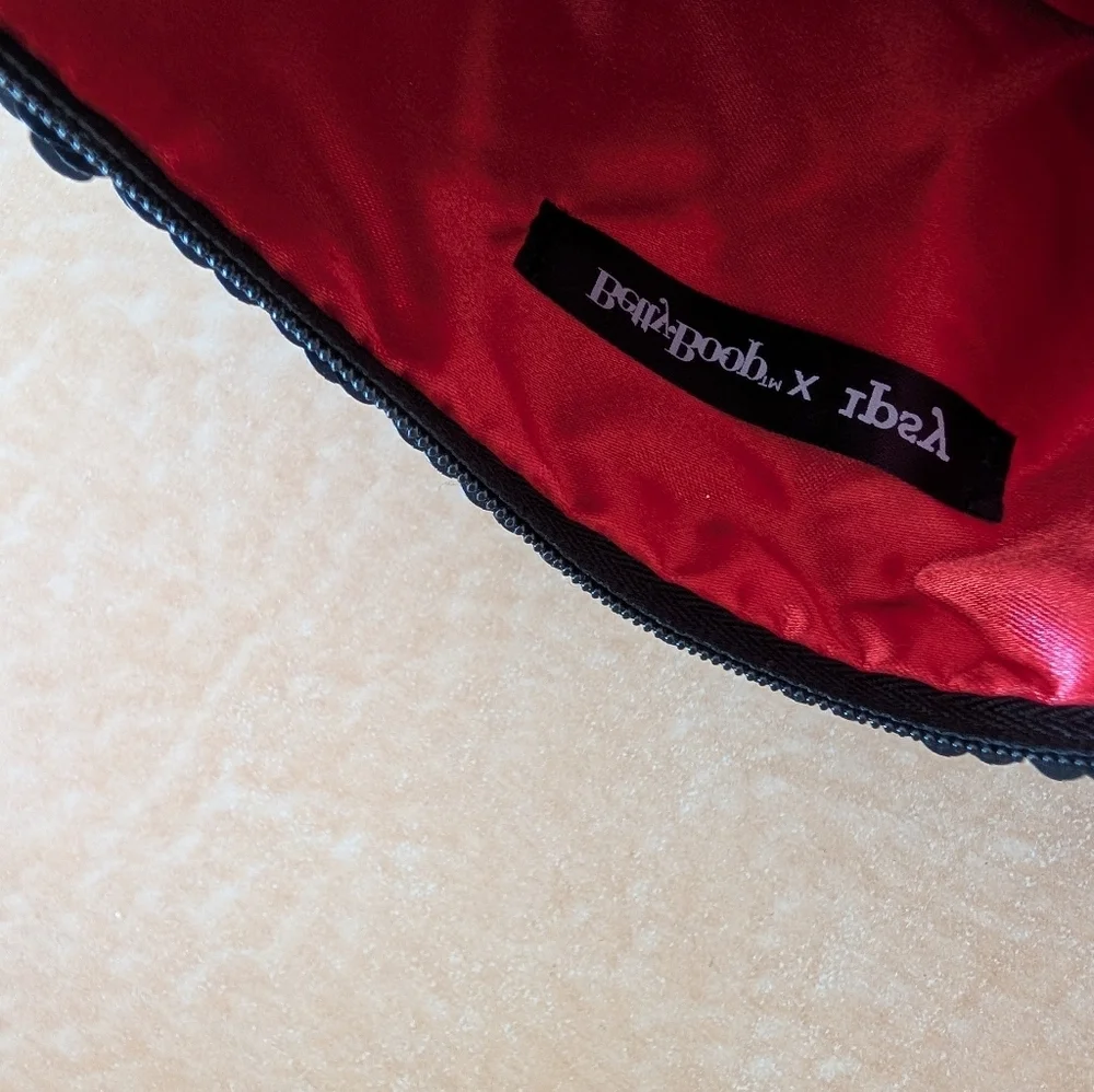 Betty Boop Black Clutch with Red Heart Zipper, Sequin..Super Cute